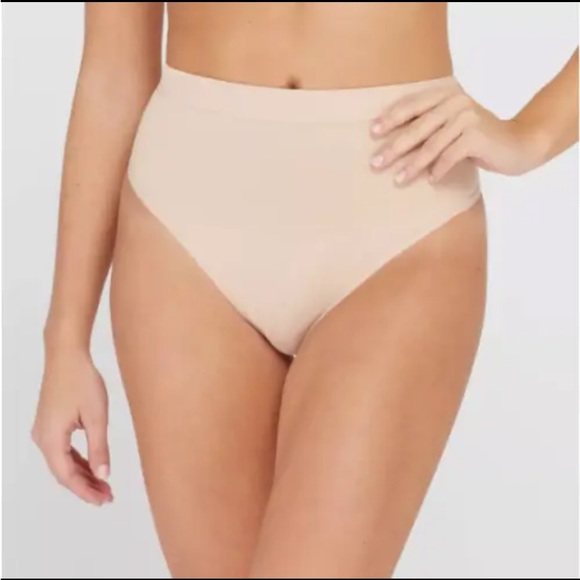 Assets Women's All Around Smoothers Thong - Beige size large light tummy smooth - Picture 1 of 8